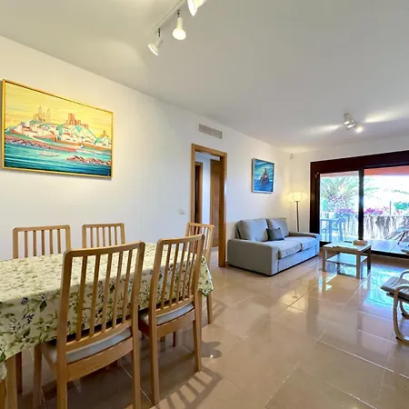 3 Bedroom In エステポナ